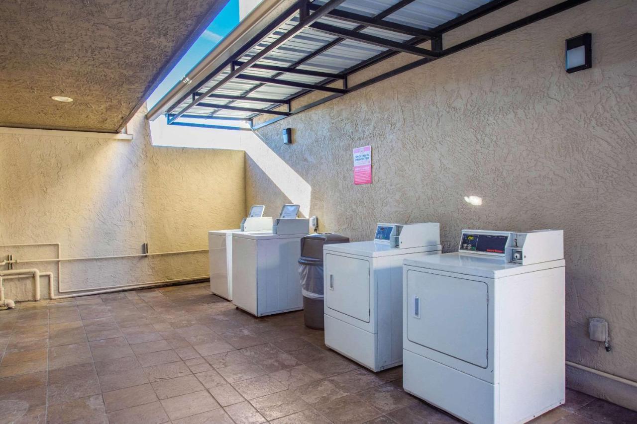 Econo Lodge Inn & Suites Escondido Downtown Zewnętrze zdjęcie
