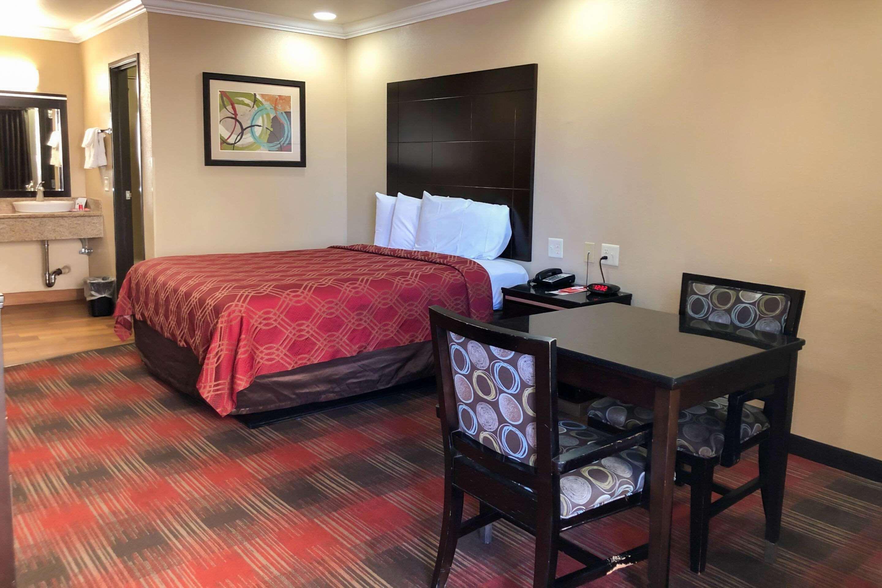 Econo Lodge Inn & Suites Escondido Downtown Zewnętrze zdjęcie