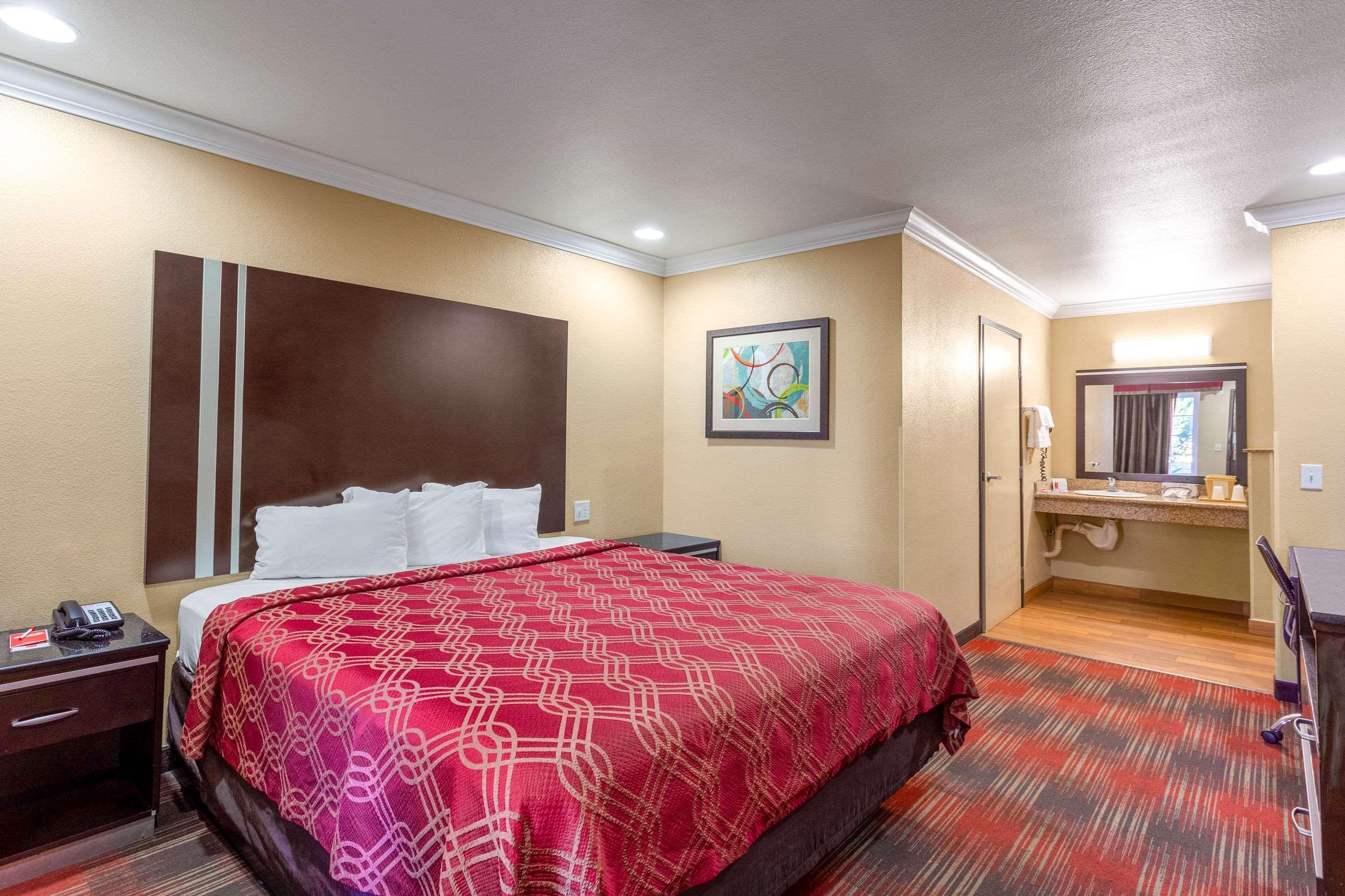Econo Lodge Inn & Suites Escondido Downtown Zewnętrze zdjęcie