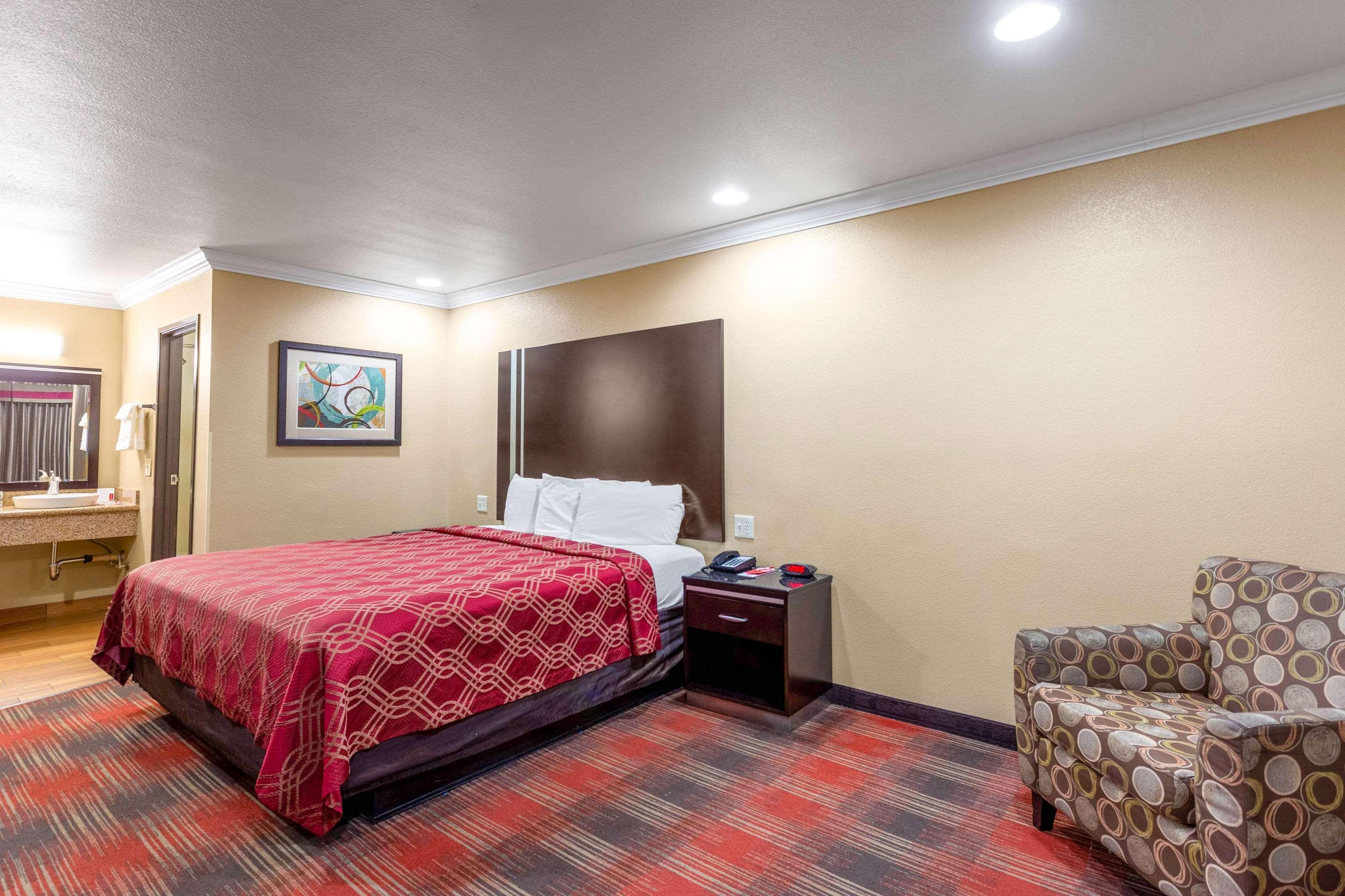 Econo Lodge Inn & Suites Escondido Downtown Zewnętrze zdjęcie