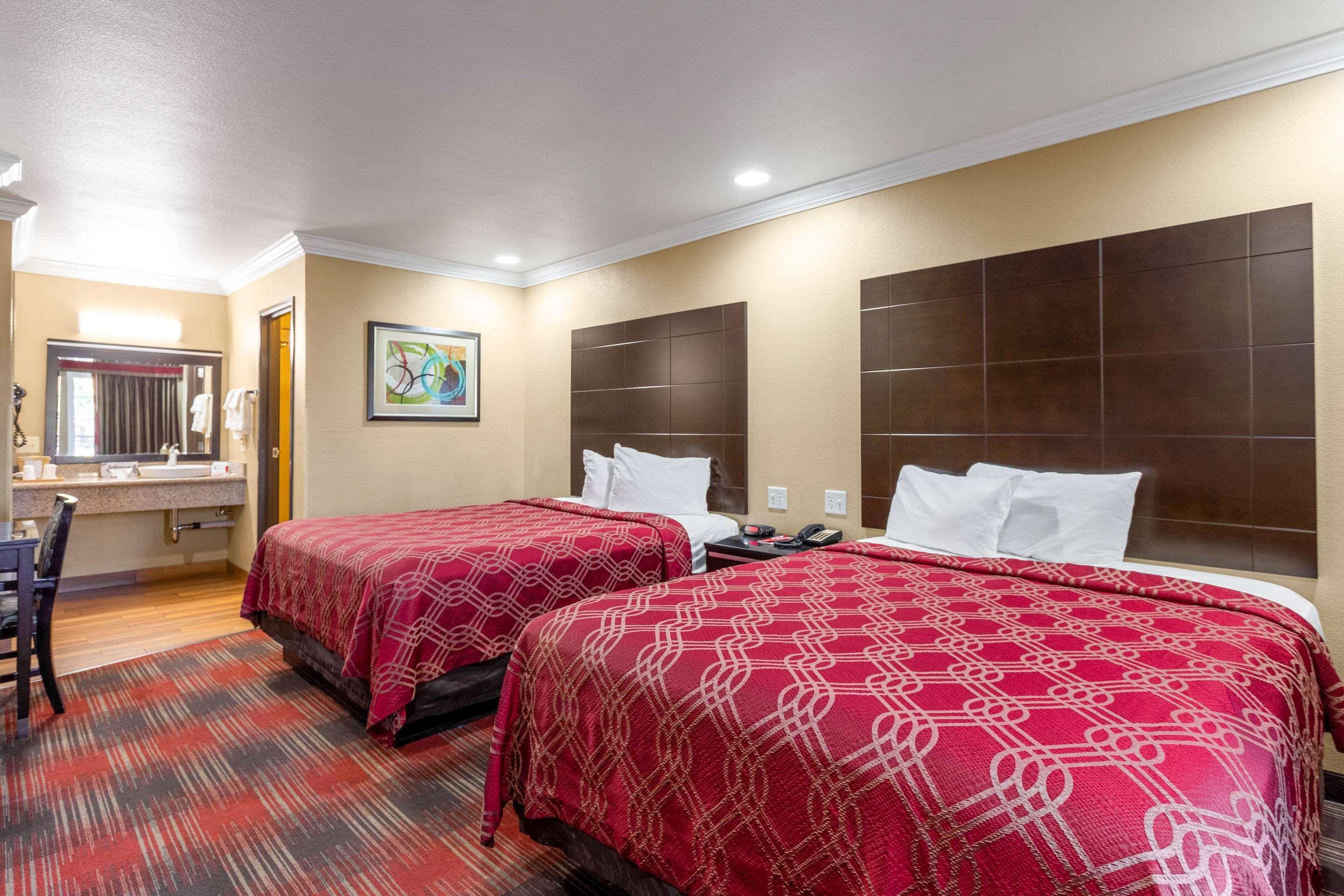 Econo Lodge Inn & Suites Escondido Downtown Zewnętrze zdjęcie