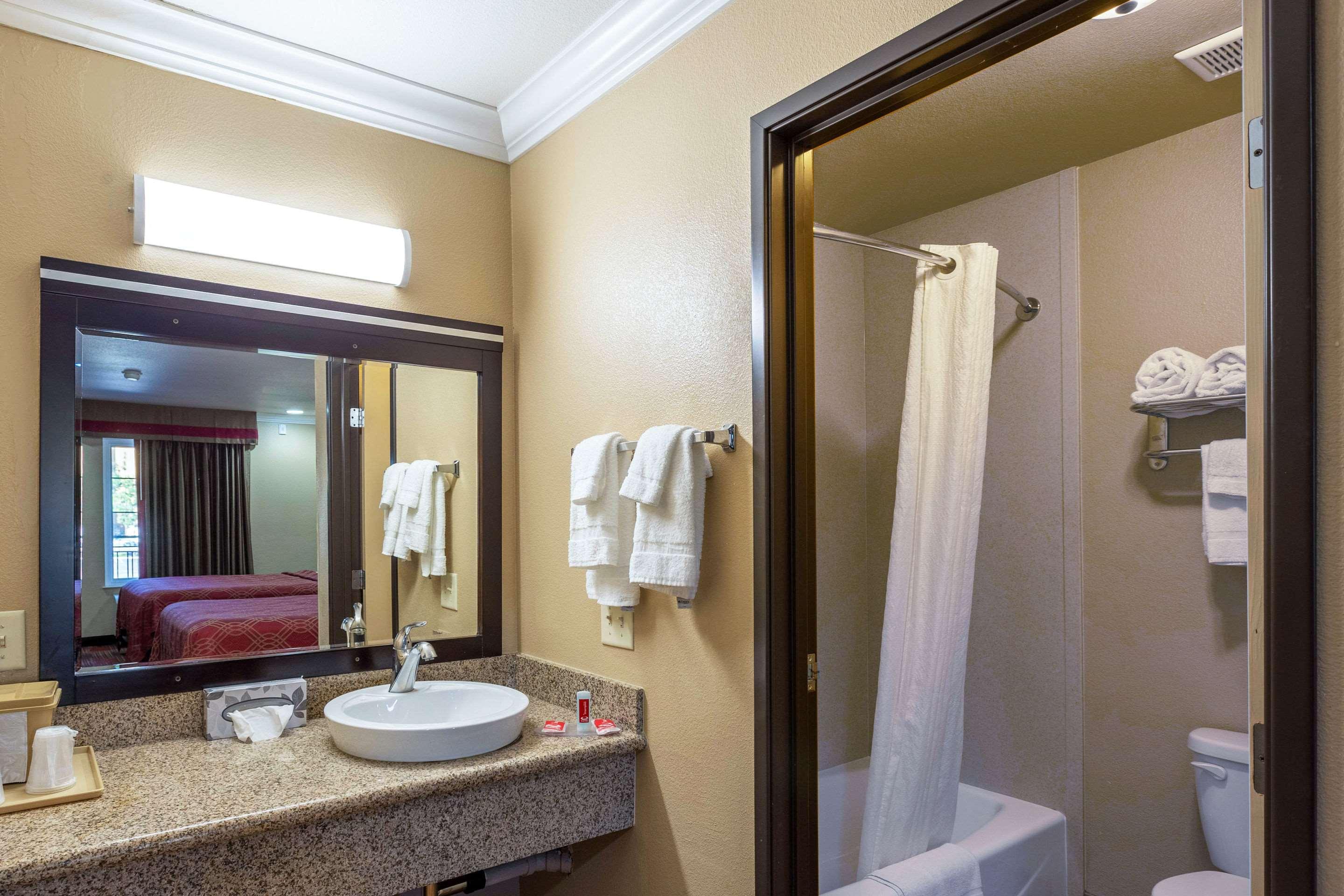 Econo Lodge Inn & Suites Escondido Downtown Zewnętrze zdjęcie