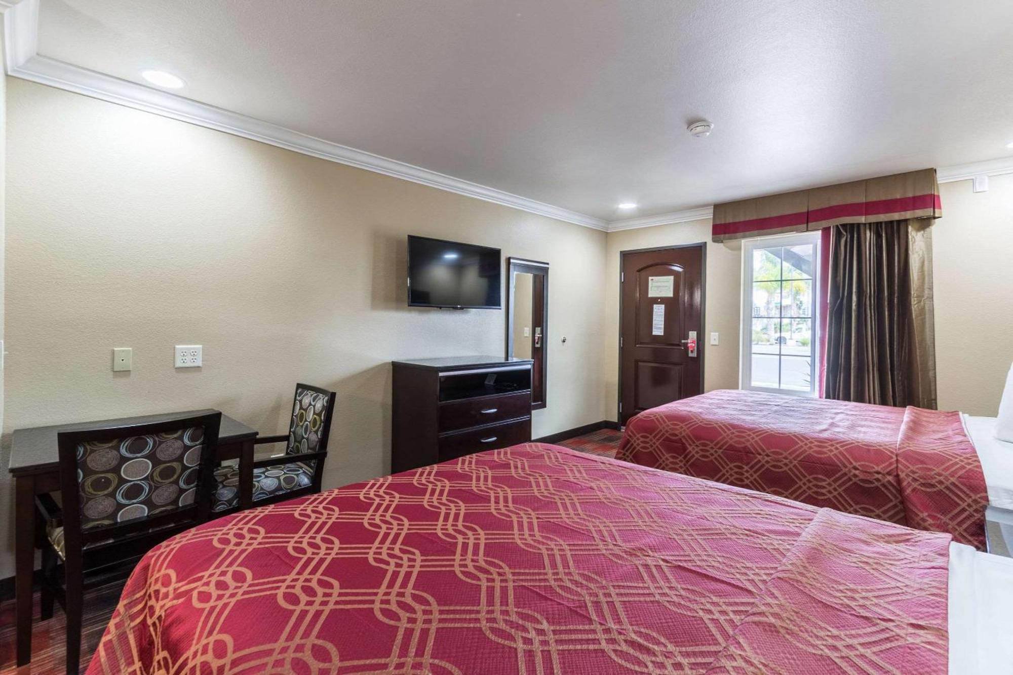 Econo Lodge Inn & Suites Escondido Downtown Zewnętrze zdjęcie